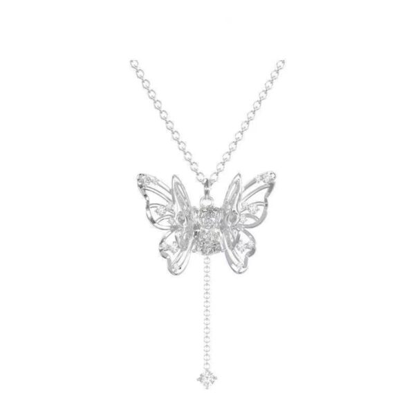 Chic Butterfly Necklace with Innovative Pull Design, Stylish Butterfly Pendant Necklace for Women, Elegant Adjustable Butterfly Necklace for All Occasions