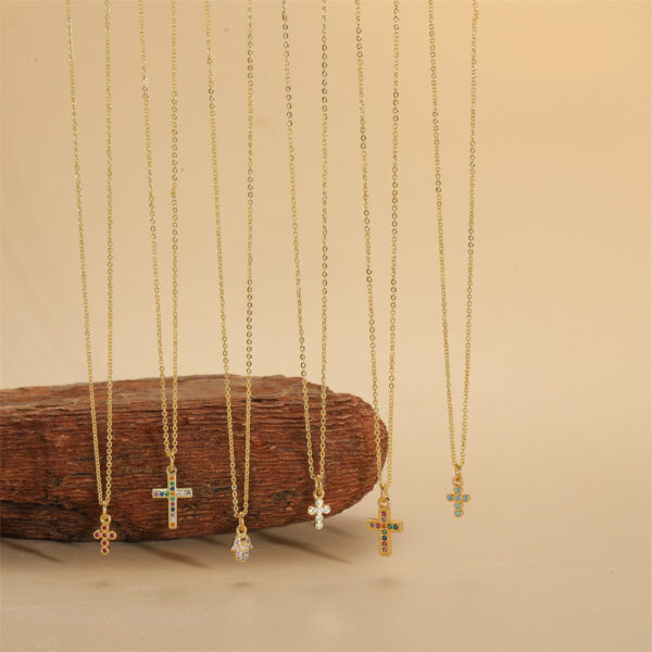 Versatile Cross Pendant Clavicle Chain Necklace for Women, Elegant Cross Design Necklace with Clavicle Chain, Fashionable All-Match Cross Pendant Necklace for Everyday Wear