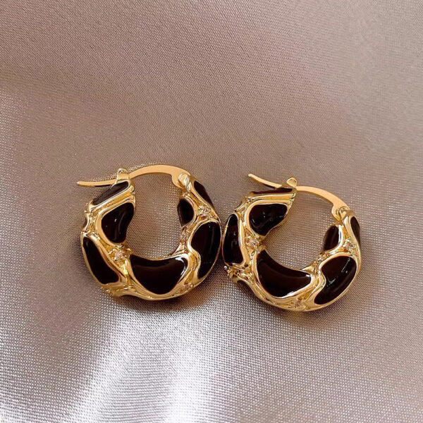 Stylish Enamel Lava Hoop Earrings for Women, Fashionable Lava-Inspired Enamel Hoop Earrings, Unique Lava Design Hoop Earrings with Enamel Finish