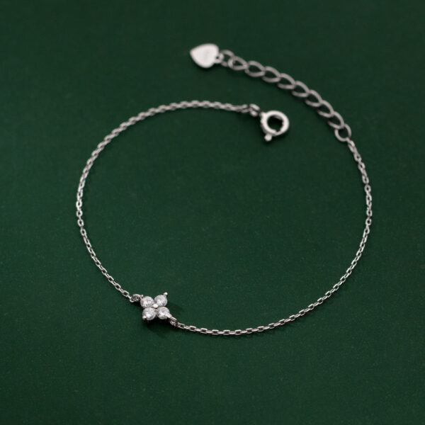 S925 Sterling Silver Four-Leaf Clover Bracelet with Diamonds, Elegant Clover Bracelet for Good Luck and Style, Charming Sterling Silver Bracelet for Women