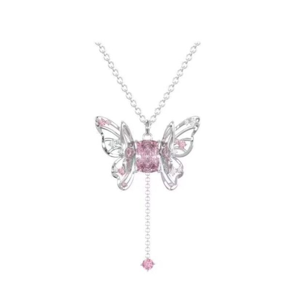 Chic Butterfly Necklace with Innovative Pull Design, Stylish Butterfly Pendant Necklace for Women, Elegant Adjustable Butterfly Necklace for All Occasions