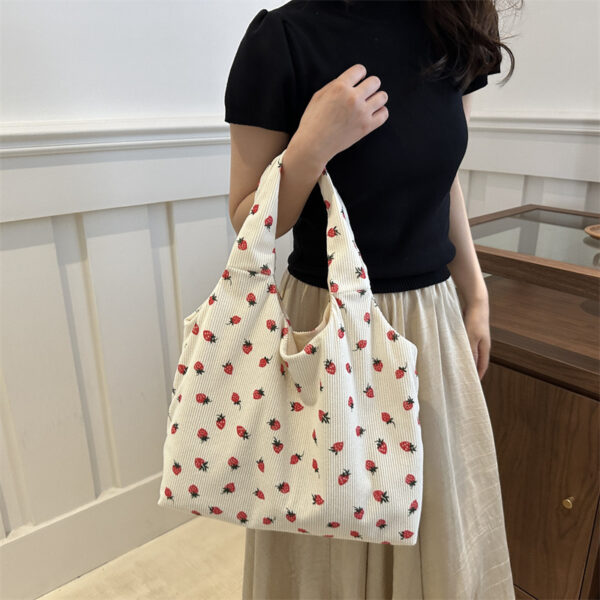 Large Capacity Portable Tote Bag, Simple and Stylish Tote, Beautiful and Functional Tote Bag