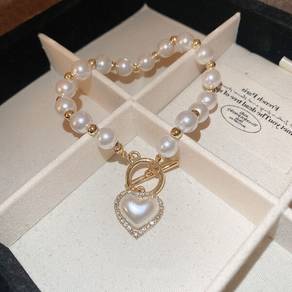 Diamond OT Buckle and Pearl Heart Bracelet, Elegant Pearl Heart Bracelet with Diamond OT Buckle, Stylish Diamond and Pearl Heart Bracelet