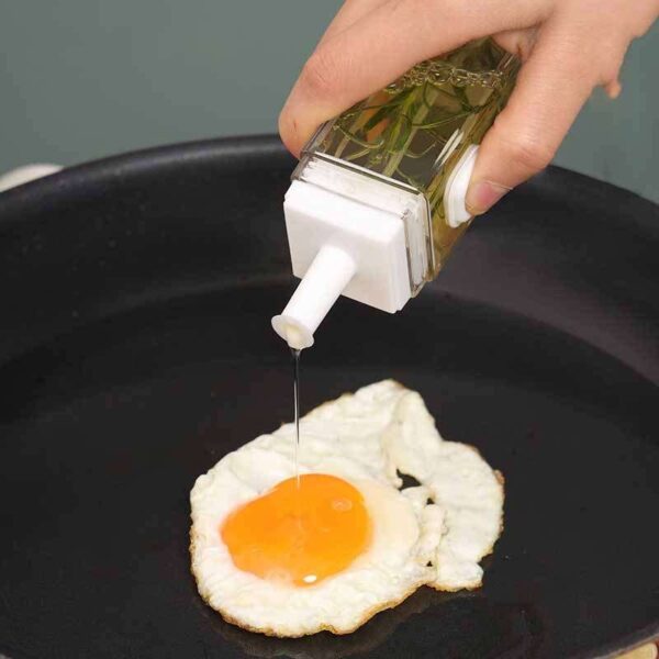 Leak-Proof Oil Bottle for Kitchen, Household Essential for Safe and Clean Oil Dispensing