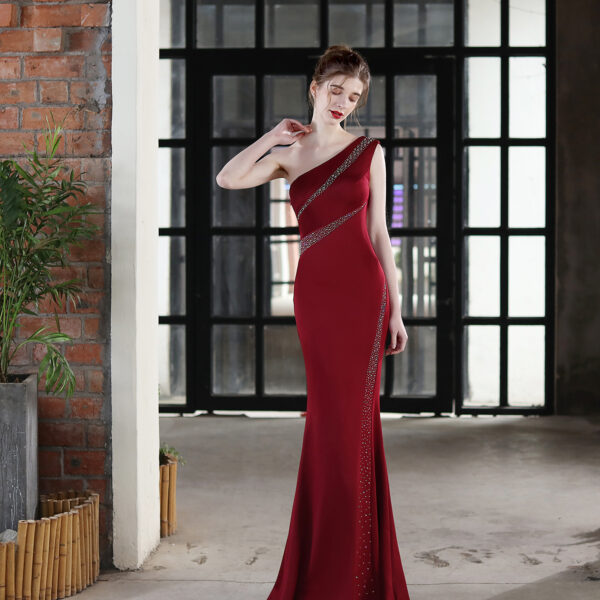 Toast Dress for Bride, Long One-Shoulder Fishtail Skirt, Slim Fit Banquet Dress, Elegant Thank You Toast Gown