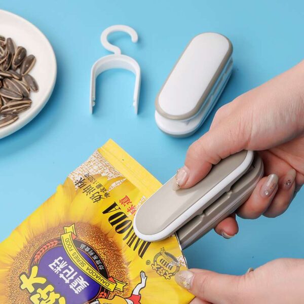 Compact Mini Portable Sealing Machine for Food Storage, Handheld Heat Sealer for Bags, Travel-Friendly Food Preservation Tool