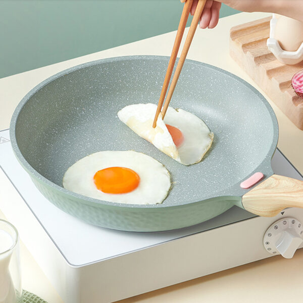 Korean Style Macadamite Pan with Double Bottom, Intelligent Temperature Control Non-Stick Skillet, Ideal for Steak and Eggs