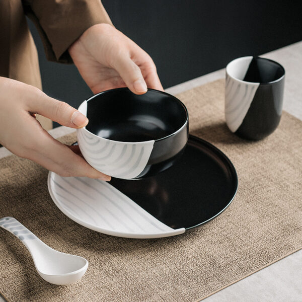 Simple Black And White Ceramic Tableware Suit, Classic Black and White Ceramic Tableware Set, Minimalist Design for Versatile Use