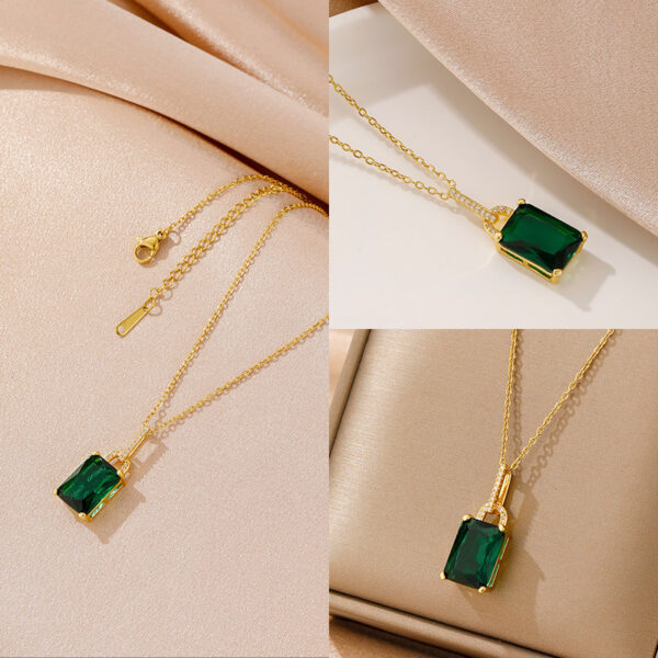 French Copper Vintage Square Emerald Pendant Necklace, Elegant Vintage Court Style Emerald Necklace, High-Sense Clavicle Chain with Square Emerald Pendant