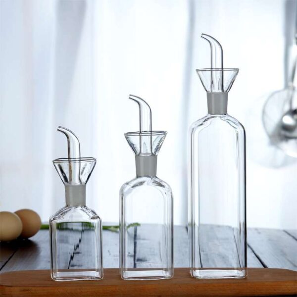 Transparent Square Glass Oiler for Kitchen, Stylish and Functional Oil Dispenser, Ideal for Cooking