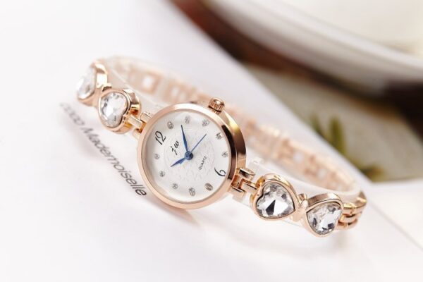 Rhinestone Fashion Women's Watch with Quartz Steel Belt, Elegant Rhinestone Quartz Watch for Women, Stylish Women's Rhinestone Steel Belt Watch