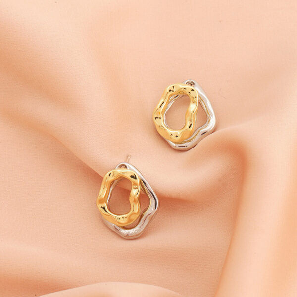 Two-tone Irregular Twisted Ring Earrings with Affordable Luxury Design, Stylish Irregular Twisted Ring Earrings, Women’s Temperament Two-tone Twisted Ring Earrings