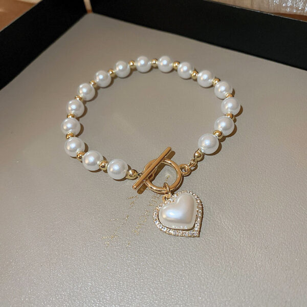 Diamond OT Buckle and Pearl Heart Bracelet, Elegant Pearl Heart Bracelet with Diamond OT Buckle, Stylish Diamond and Pearl Heart Bracelet