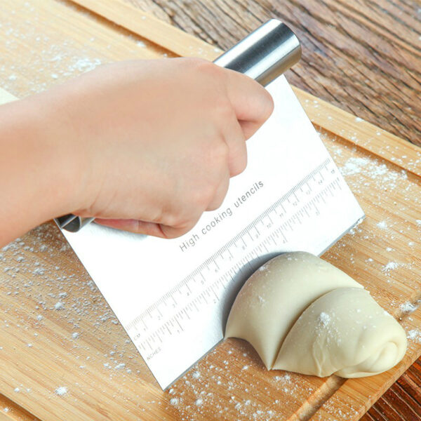 Stainless Steel Pastry Spatulas and Cutter Set, with Scale and Dough Scraper, Ideal for Cake Decoration and Baking