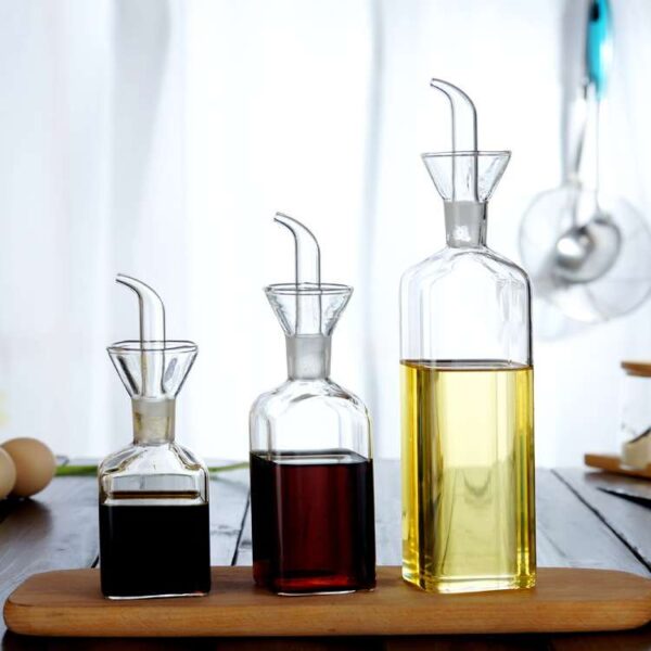 Transparent Square Glass Oiler for Kitchen, Stylish and Functional Oil Dispenser, Ideal for Cooking