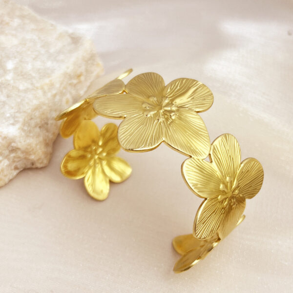 Gold Flower Openings Bracelet for Women, Elegant High-Sense Gold Flower Bracelet, Women’s Gold Flower Bracelet Ornament