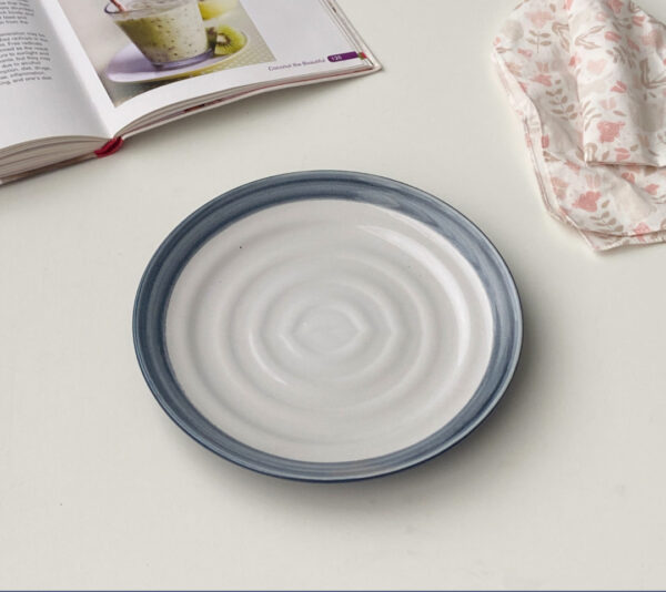 Modern INS Design Ceramic Dinner Plate, Elegant and Stylish Tableware for Contemporary Dining, Versatile Ceramic Dish