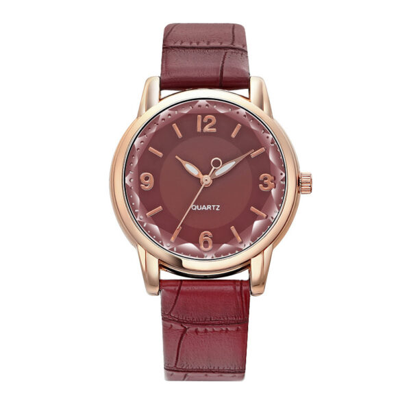 Women's Two-Tone Dial Belt Quartz Watch, Elegant Two-Tone Dial Quartz Watch with Belt Design for Women, Stylish Women's Quartz Watch with Two-Tone Dial