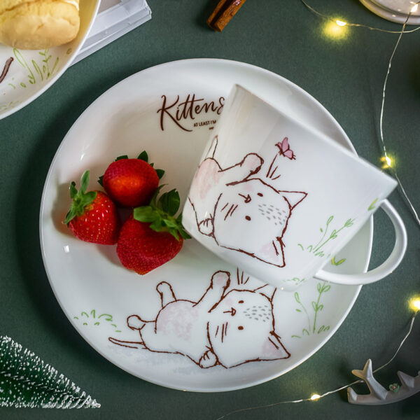 Simple Cat Ceramic Western Dish Bone China Breakfast Plate Household Tableware, Charming Cat-Themed Bone China Breakfast Plate, Simple and Elegant Dish for Home Dining