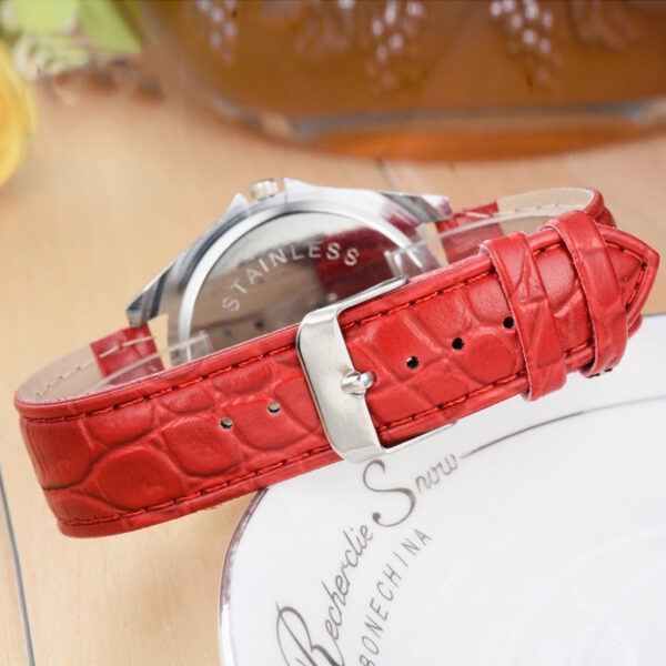 Fashion Belt Watch with Roman Scale Gear Design for Women, Stylish Women's Watch with Roman Numerals and Gear Details