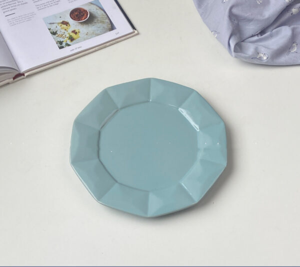 Modern INS Design Ceramic Dinner Plate, Elegant and Stylish Tableware for Contemporary Dining, Versatile Ceramic Dish