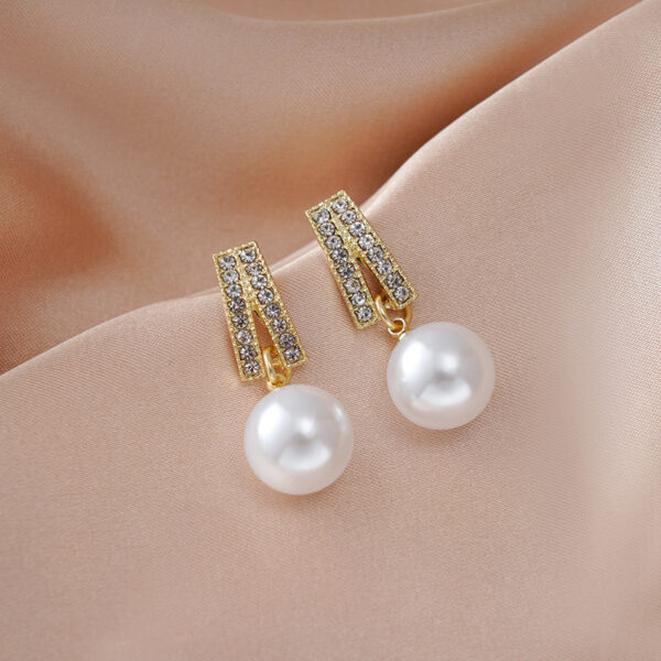 High-grade Pearl Earrings with Diamonds and Sterling Silver Needle, Elegant Pearl Earrings with Diamond Accents, Women’s Sterling Silver Pearl and Diamond Earrings