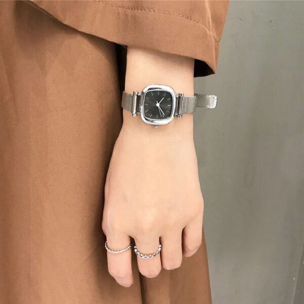 Ins Chain Watch with Fashion Chic Style, Simple Trendy Chain Watch for Women, Elegant Ins-Style Chain Watch with Chic Design